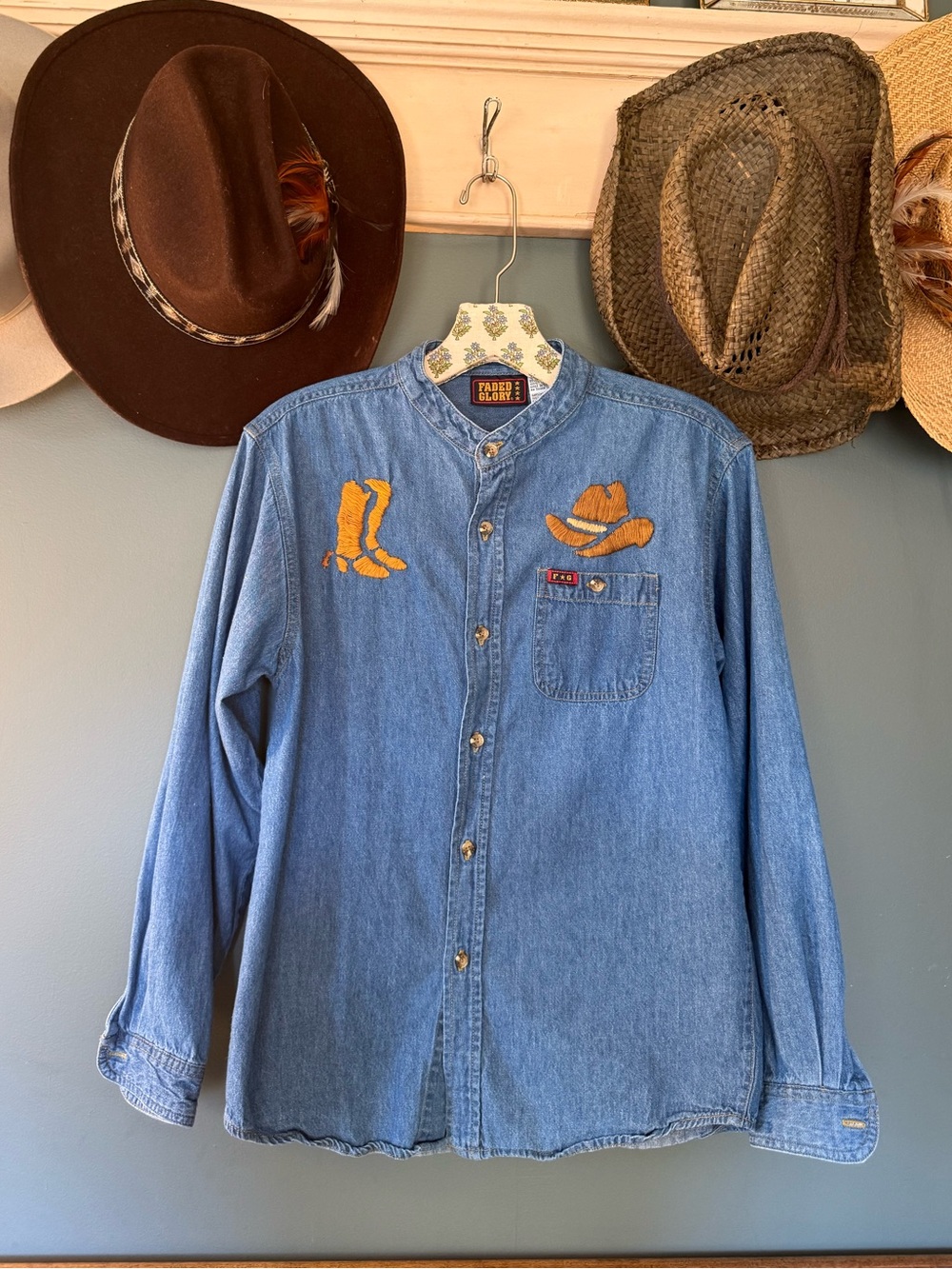 Vintage Faded Glory Blue Denim Western Shirt Embroidered Cowboy Motifs